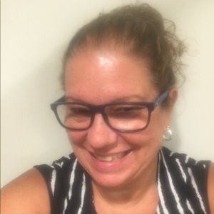 Meet your Posher, Debbie